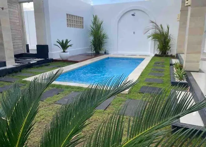 Villa Stylish Serenity In *